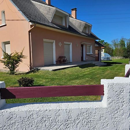 Gite La Maison Rose Ланемезан Екстериор снимка